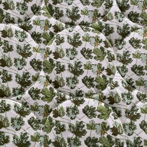 Kate Quinn clover quilt